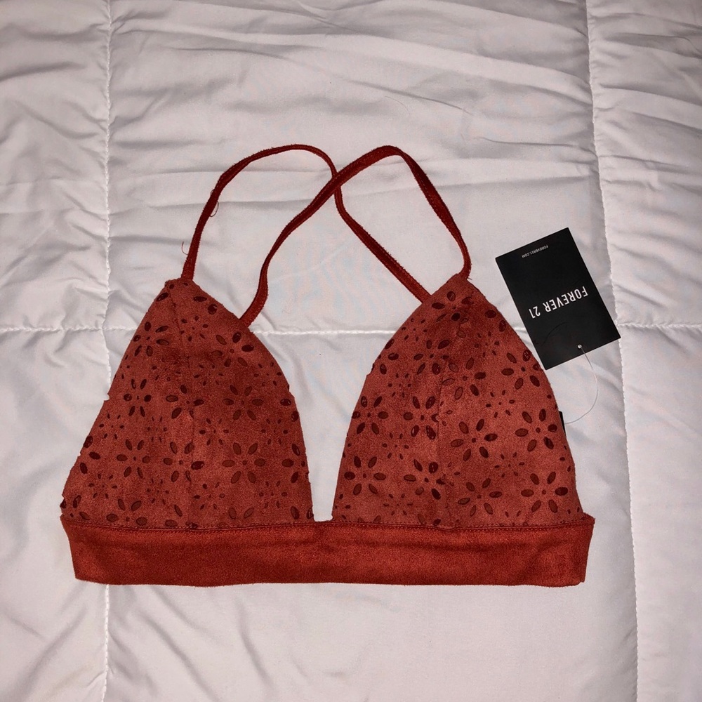 super cute triangle top